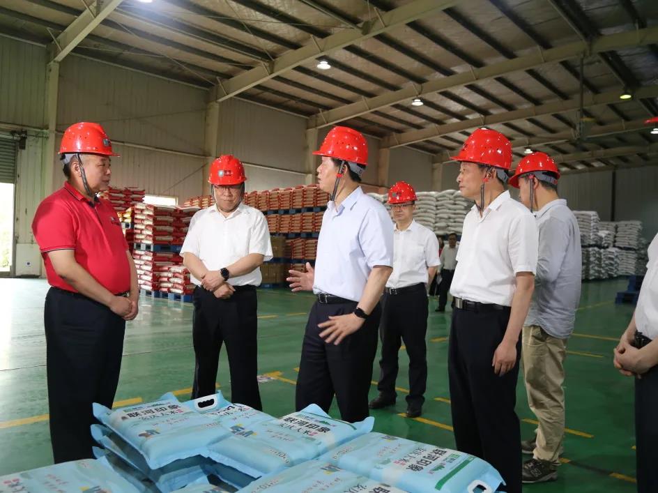 省政協(xié)主席張昌爾蒞臨公司考察指導(dǎo)